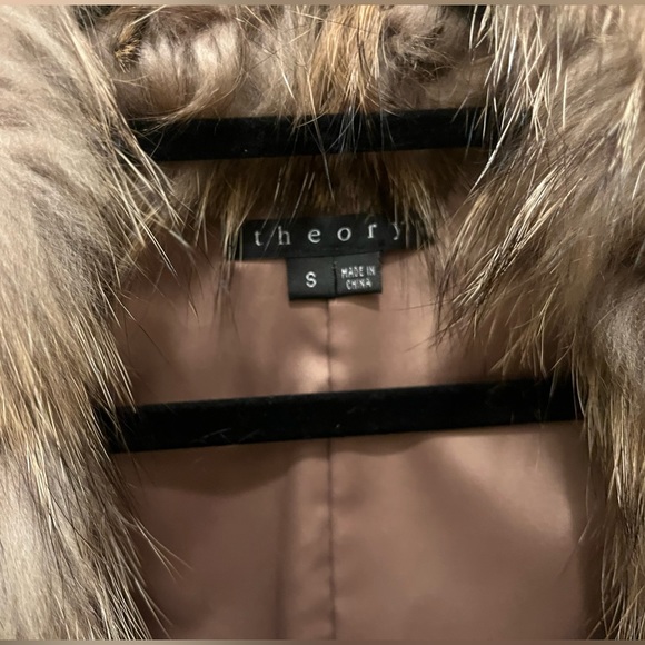 SOLD❤️ THEORY Hanalee Fur Vest Genuine Real Rabbit Fur Beige Tan - Picture 8 of 11